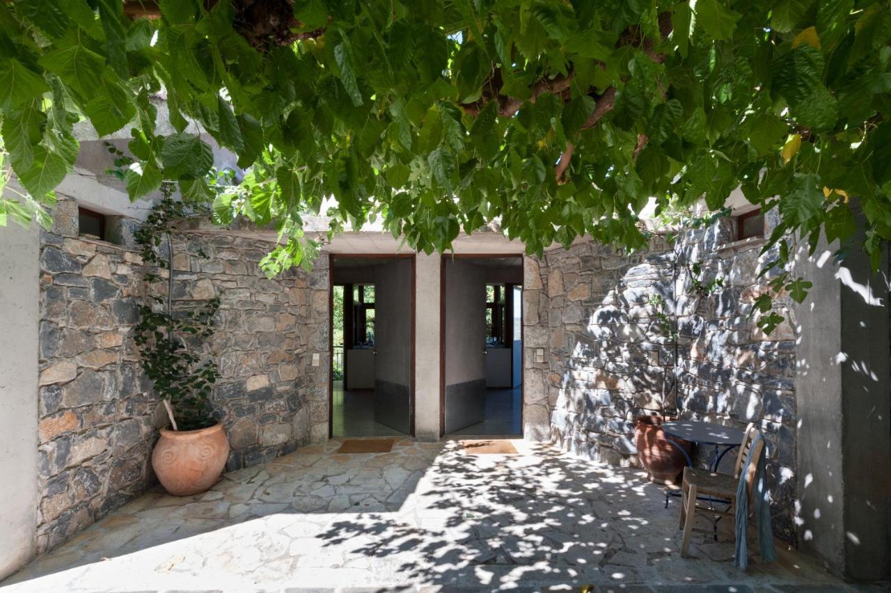 Studios Kyparissi & Spa Tiros Bagian luar foto