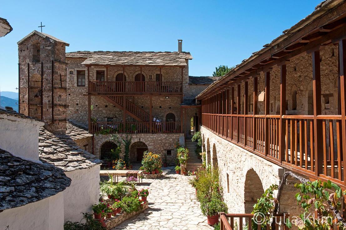 Studios Kyparissi & Spa Tiros Bagian luar foto